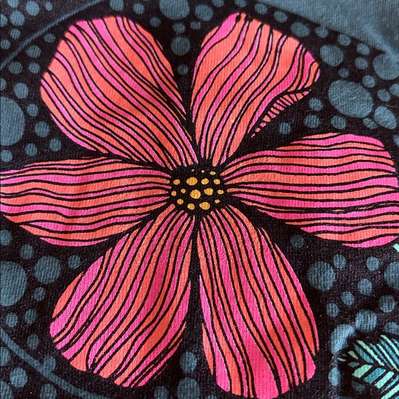 Aloha!  O'Neill aloha hibiscus tee shirt in green, pink, yellow. Size XS. EUC. - Picture 3 of 8